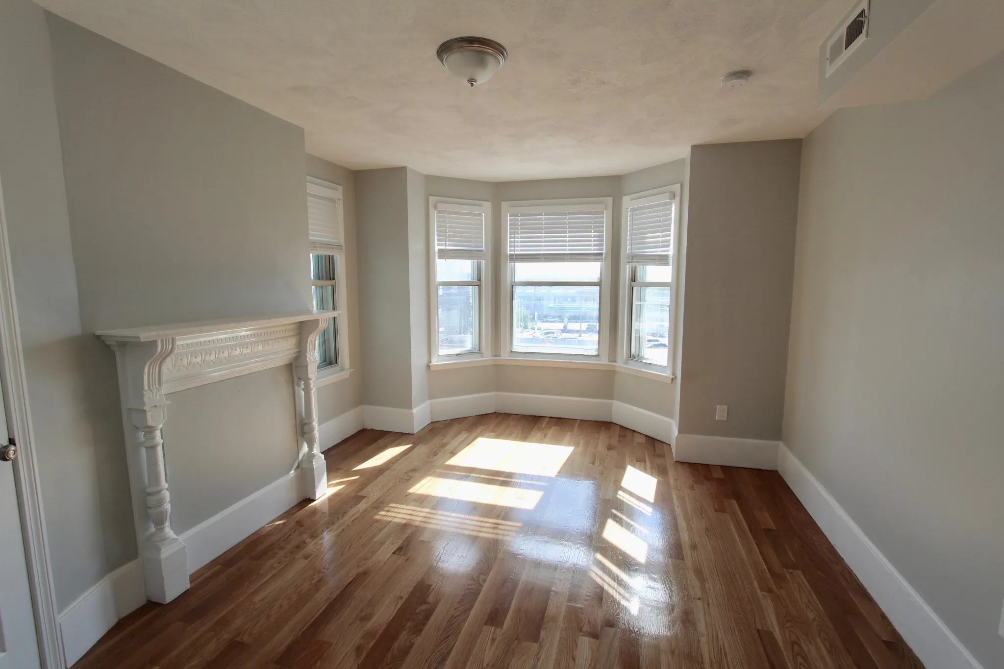 460 Saratoga St, East Boston