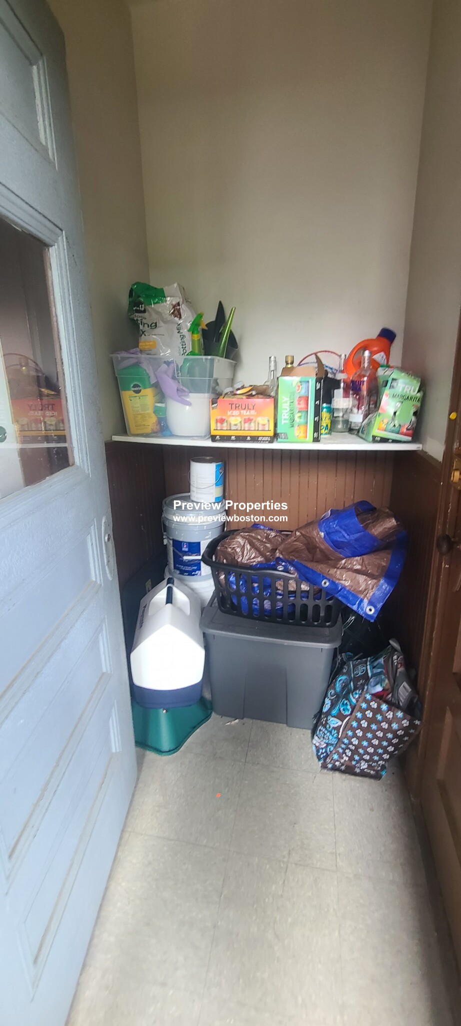 348 Faneuil St, Oak Square