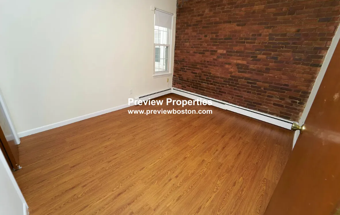 70 South Huntington Ave, Jamaica Plain
