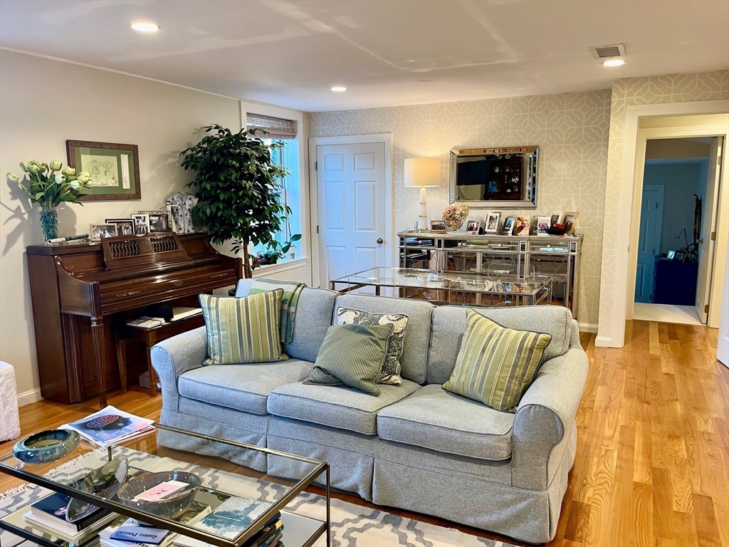 876 Beacon St, Newton Center