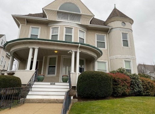 986 Plymouth Ave, Fall River