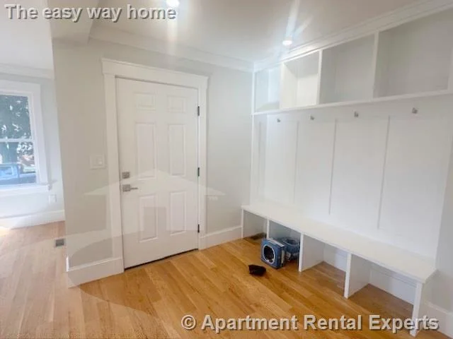 37 Governor Winthrop Rd, Ten Hills