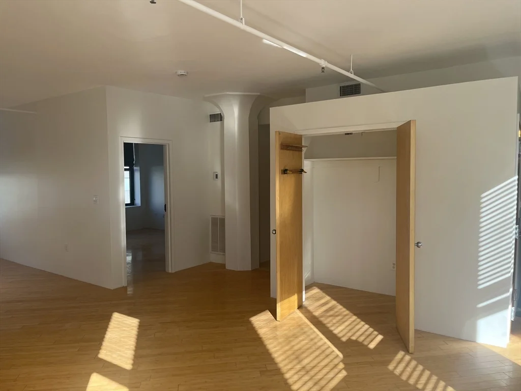 449-463 Washington, Midtown