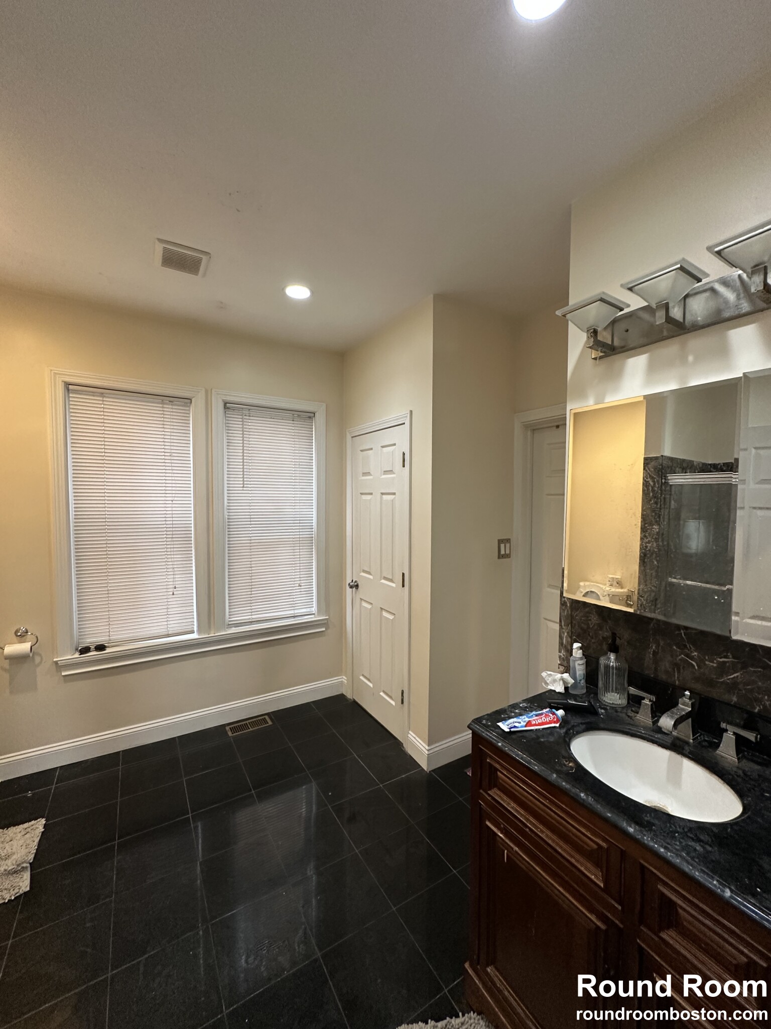 8 Montfern Ave, Oak Square