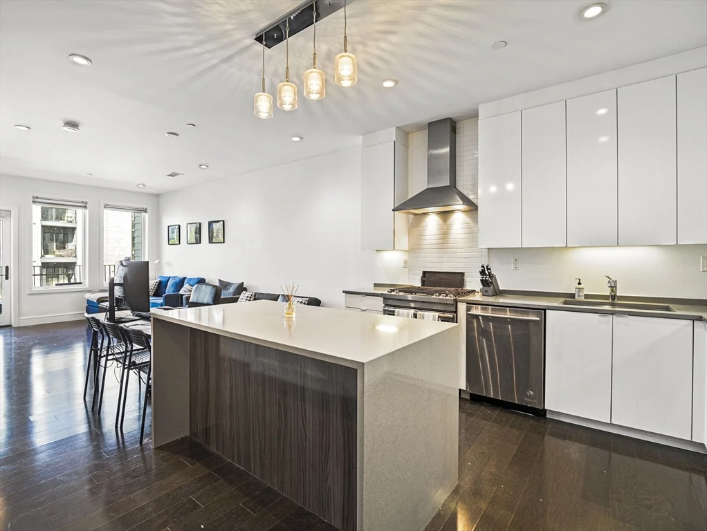 2 West Sixth St, South Boston