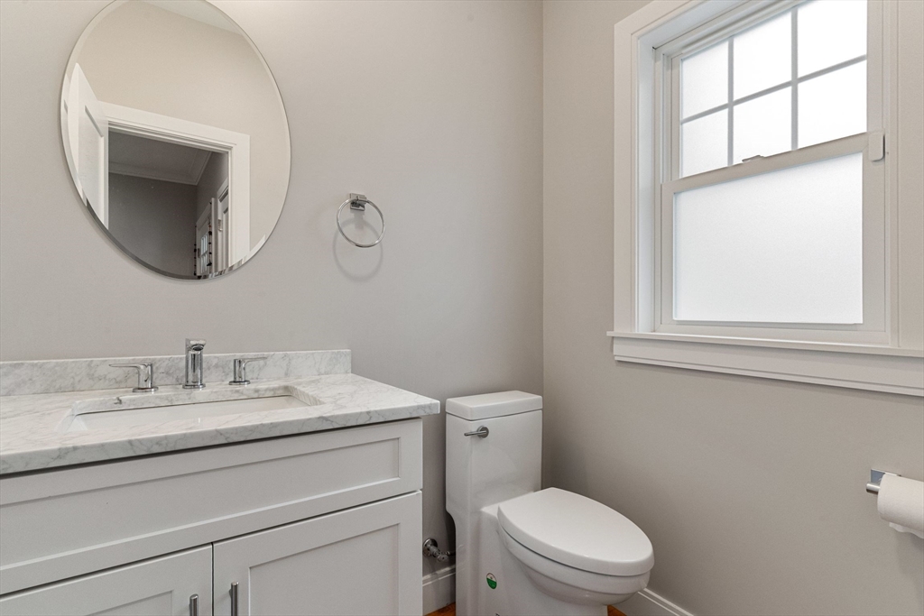 12 Blueberry Hill Ln, Melrose