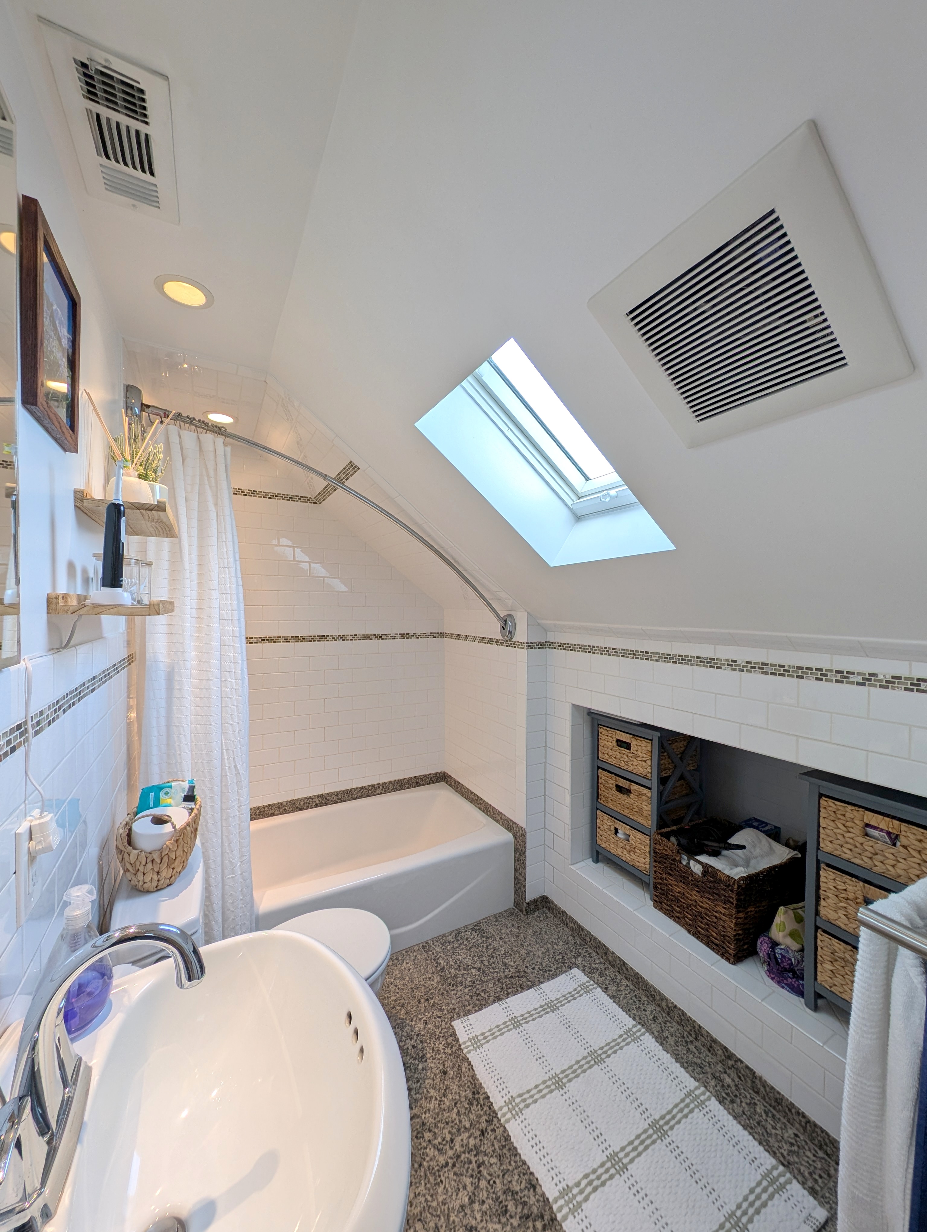 472 Main St, Medford