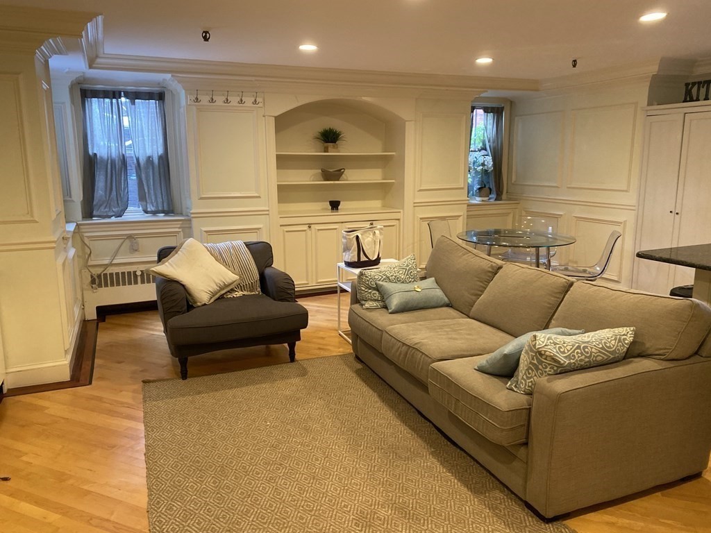 1 bed, 1 bath apartment for rent at 20 Gloucester St Unit B, Back Bay — photo 3 of 6