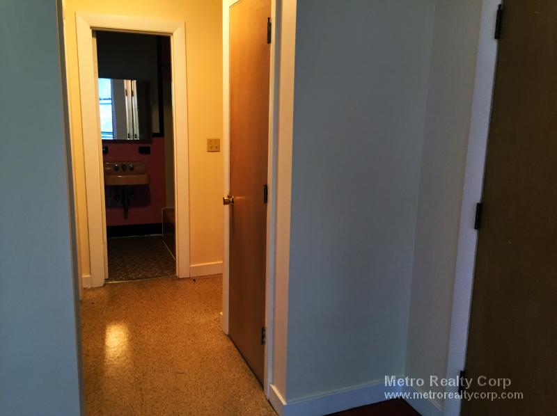 35 Garrison Rd, Washington Square