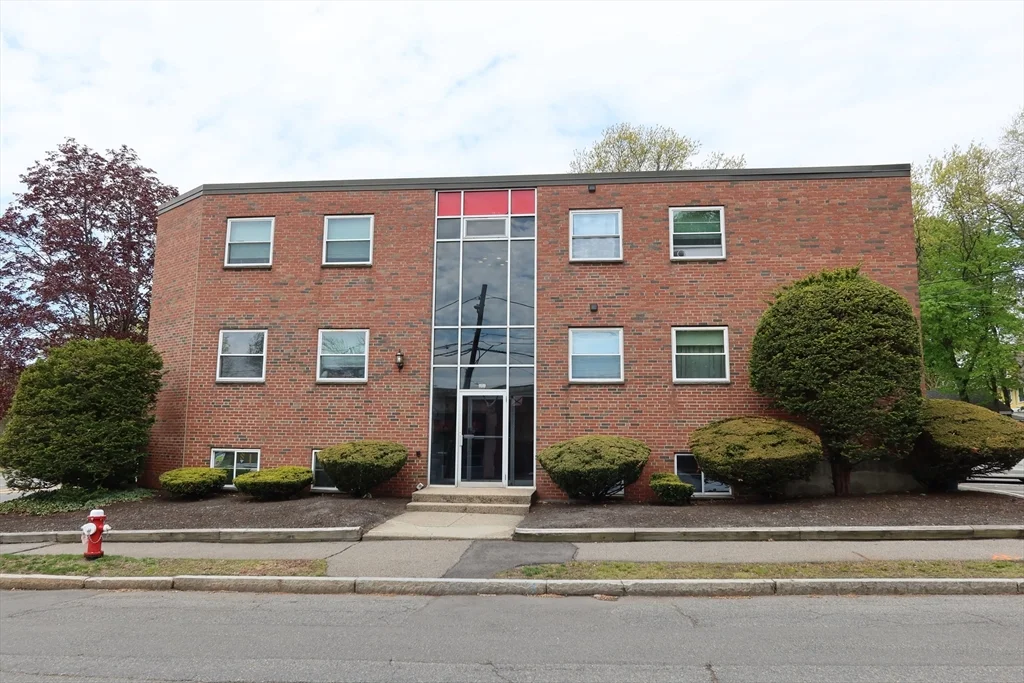 101 Walker St, Newtonville