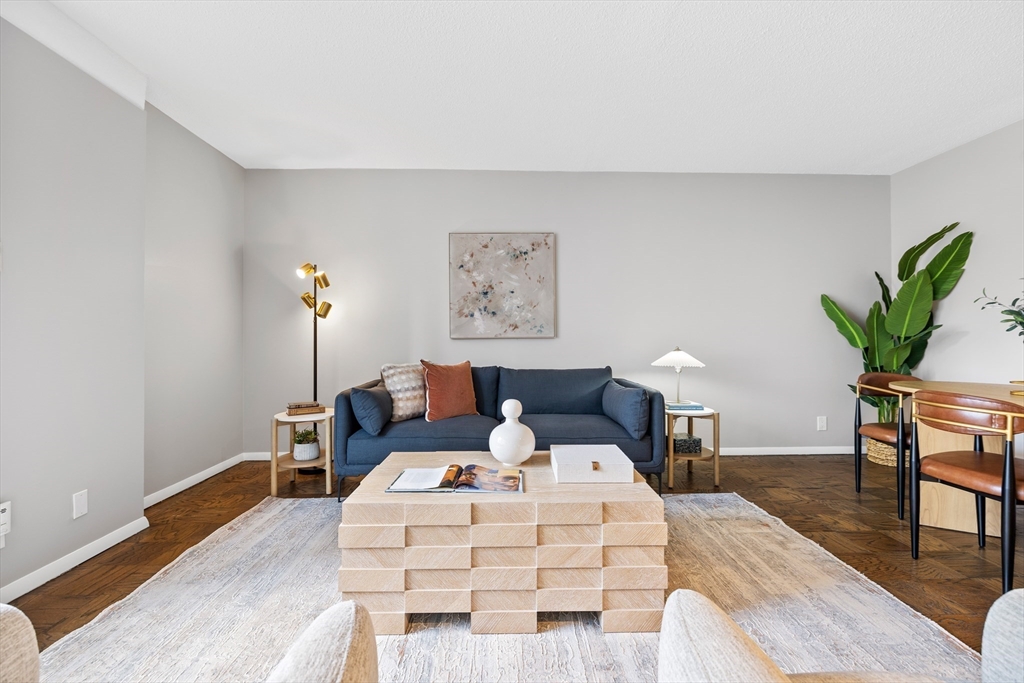 85 E India Row, Waterfront