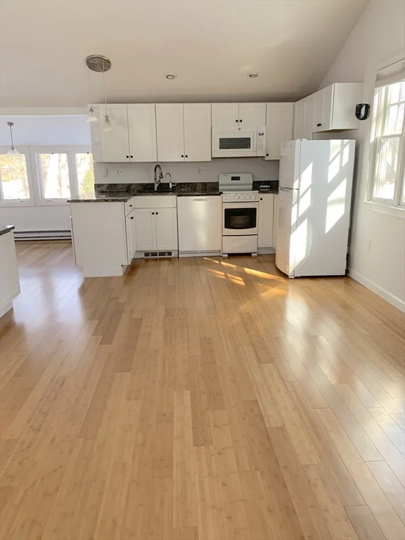 2 Wildflower Ln, Wayland