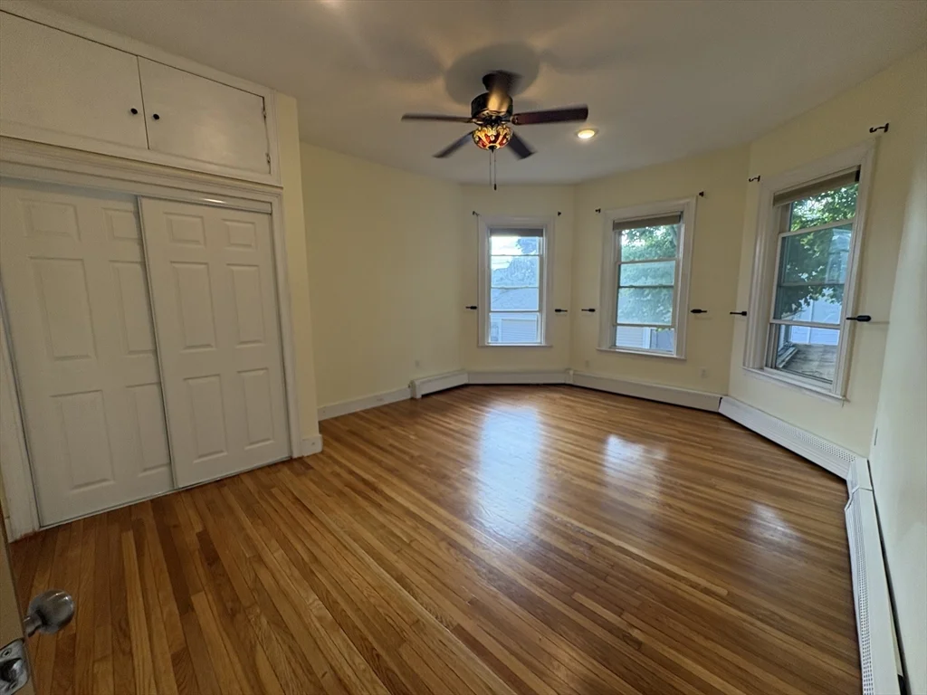 100 Summit Ave, Winthrop
