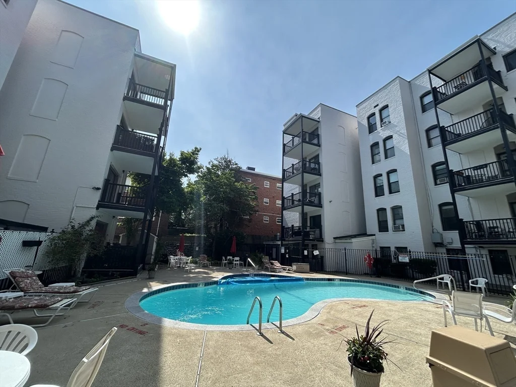 4 Commonwealth Ct, Brighton