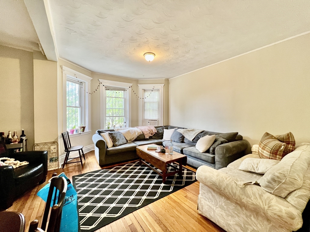 1721 Commonwealth Ave, Brighton