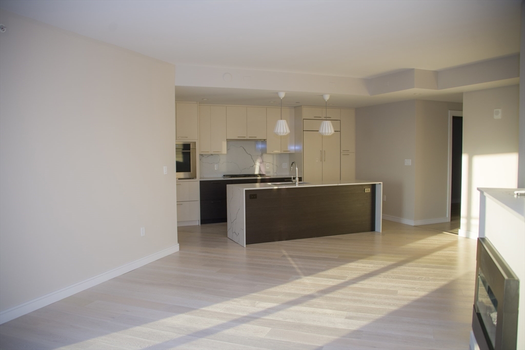 110 Broad St, Waterfront