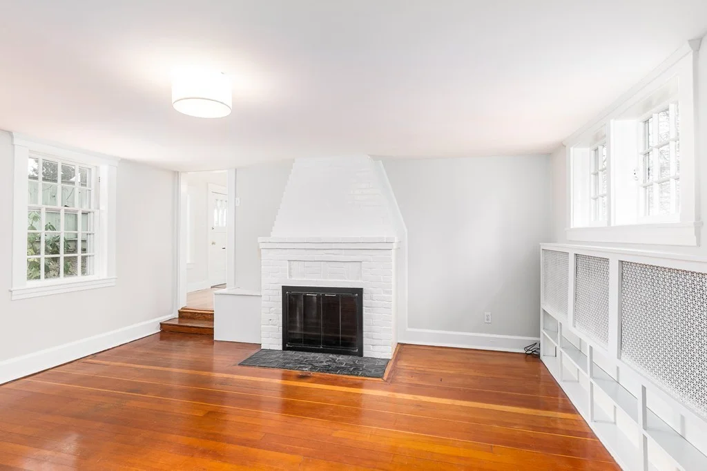 92 Farmers Row, Groton