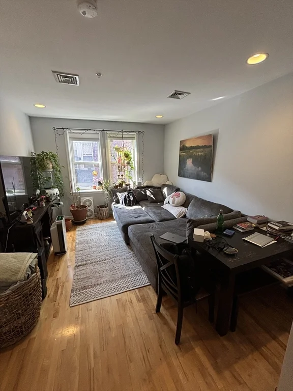 464 Hanover St, North End