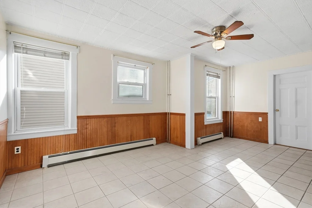 223 School St, Lowell