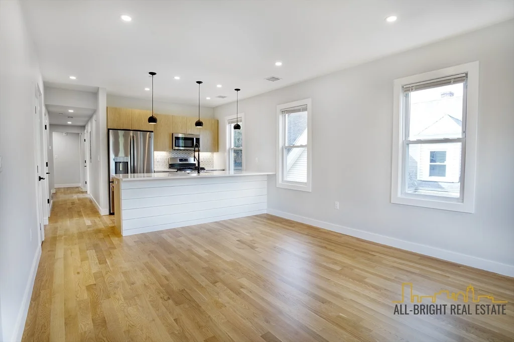 9 Wenham, Jamaica Plain