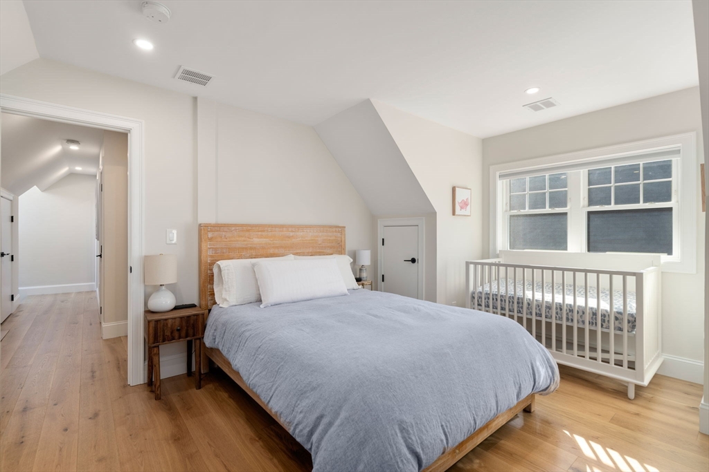 3 bed, 2.5 bath apartment for rent at 14 Norumbega St Unit 14, Strawberry Hill — photo 2 of 19