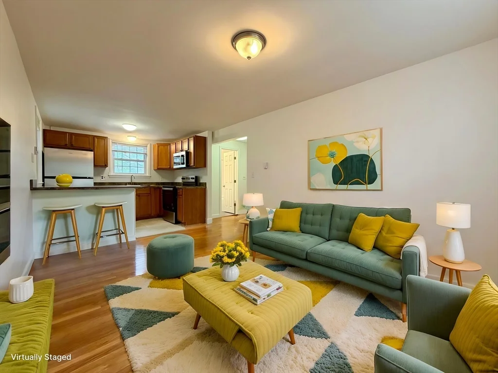 15 Park Ave, Foxboro