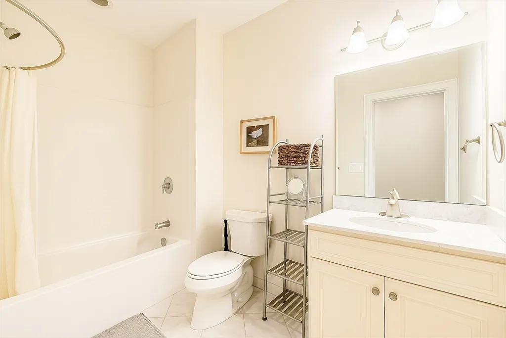 463 Rutherford Ave, Charlestown