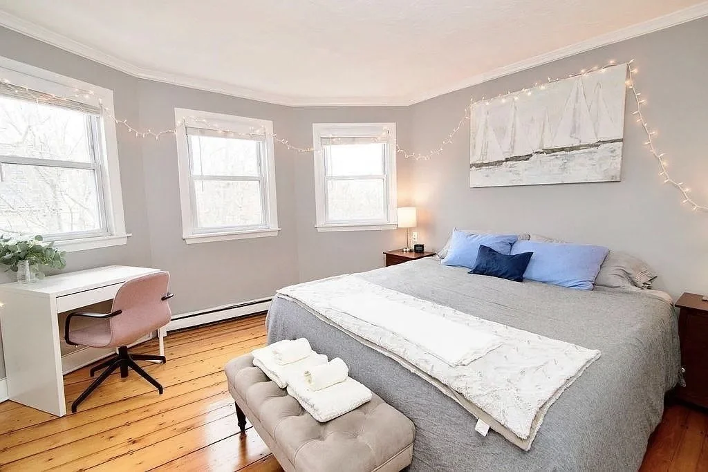 206 Bunker Hill St, Charlestown