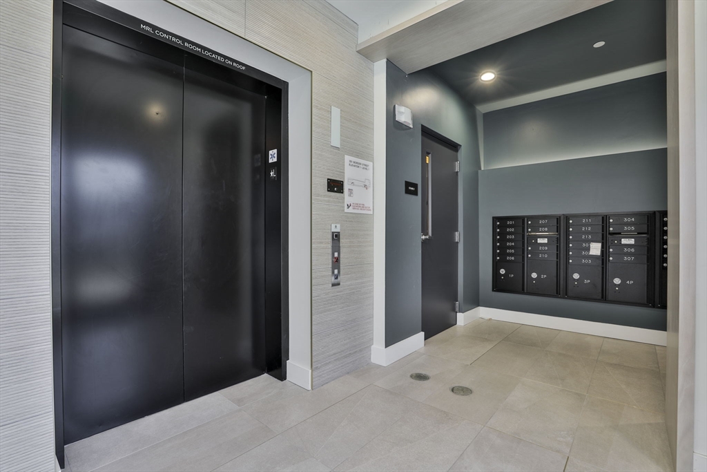 301 Border St, East Boston