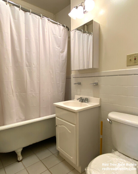 28 Queensberry St, Fenway