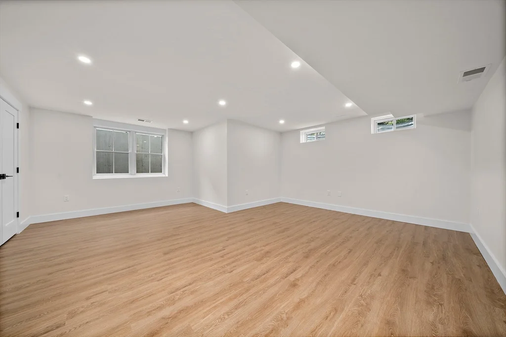 11 Jasset St, Nonantum