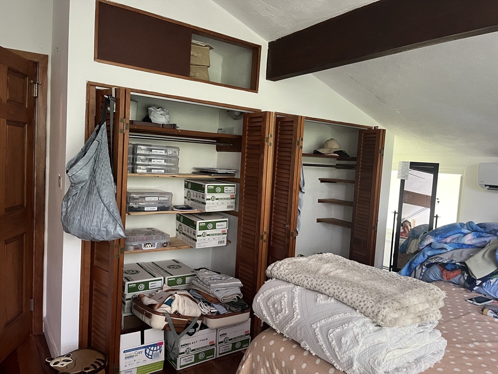 16 Foster Rd, Lexington