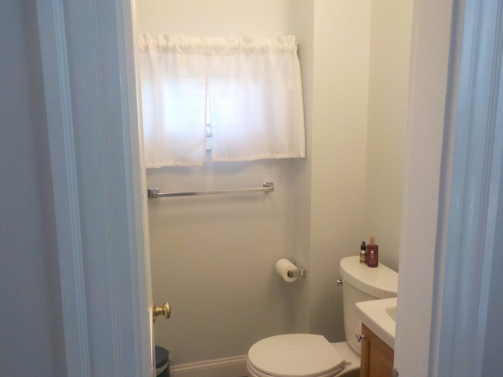 578 Trapelo Rd, Belmont