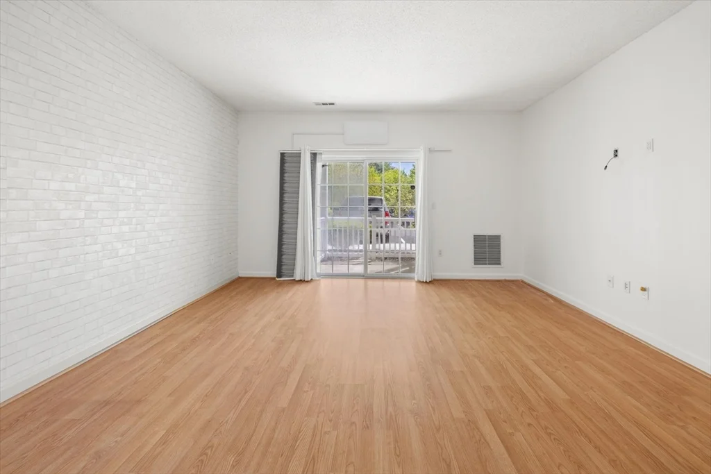 21 Hampshire Rd, Methuen