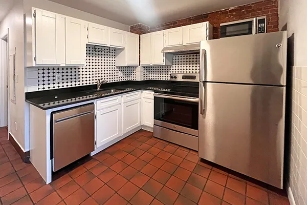 162 Broadway Pl, East Somerville