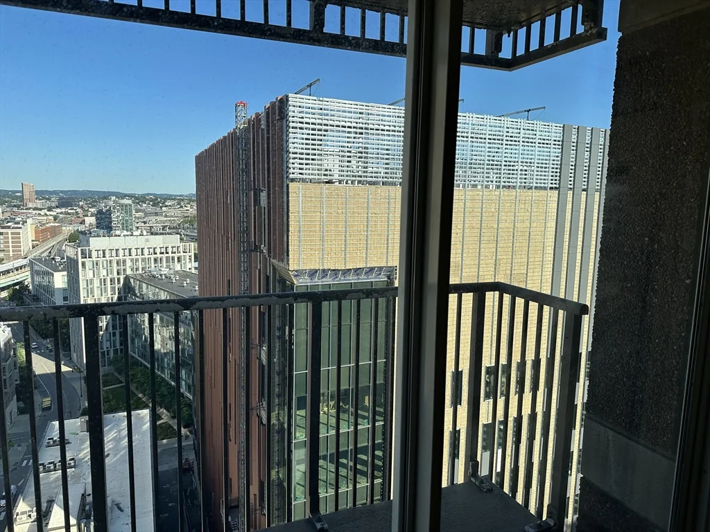 8 Museum Way, East Cambridge