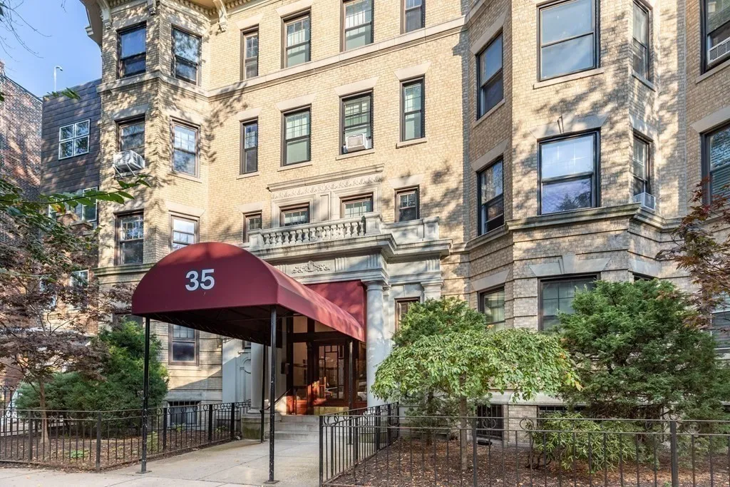 35 Queensberry St, Fenway