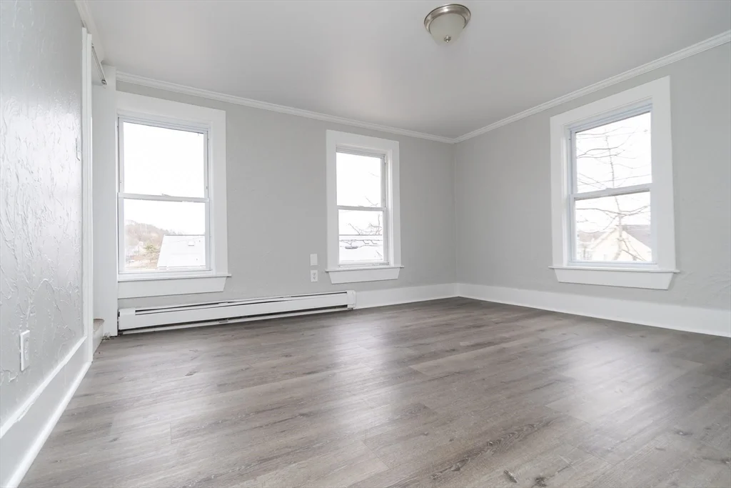 7 Central St, Hudson