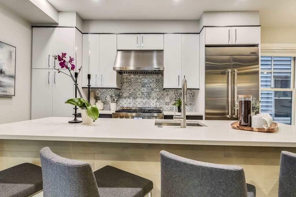 719 E 2nd St, South Boston