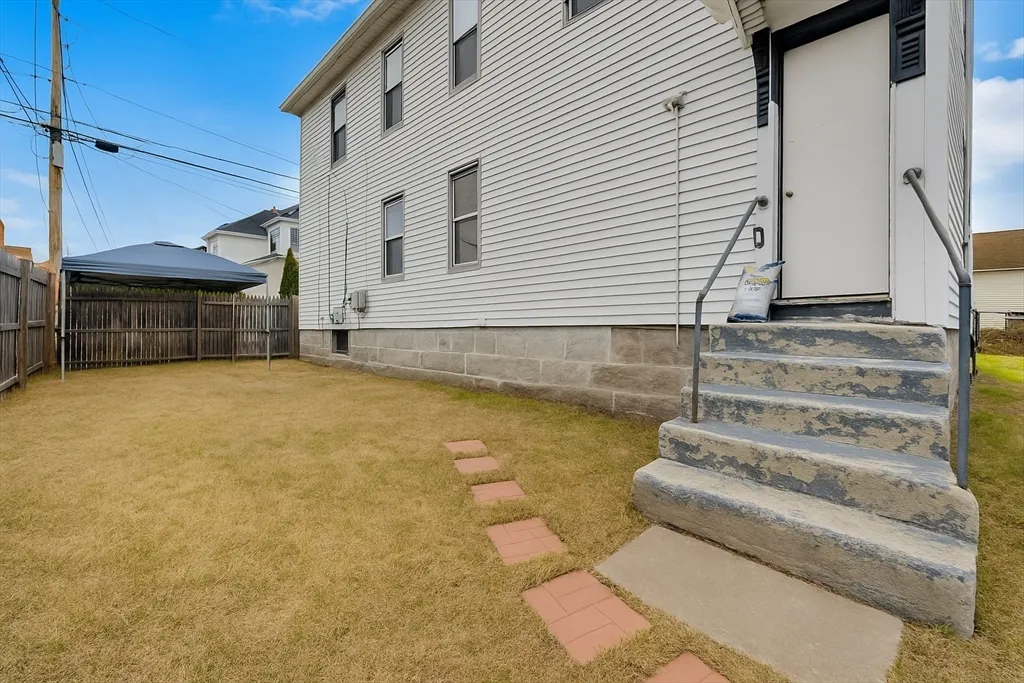 130 Dalton St, Lowell