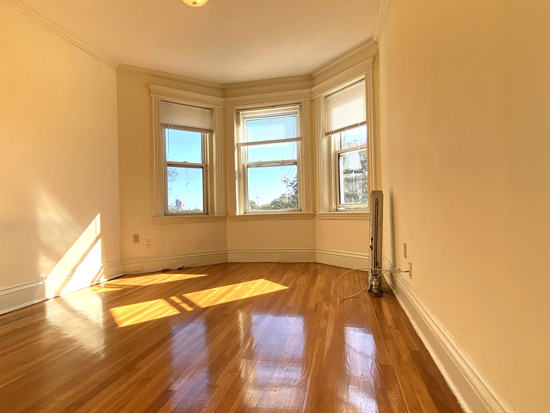 102 Queensberry St, Fenway