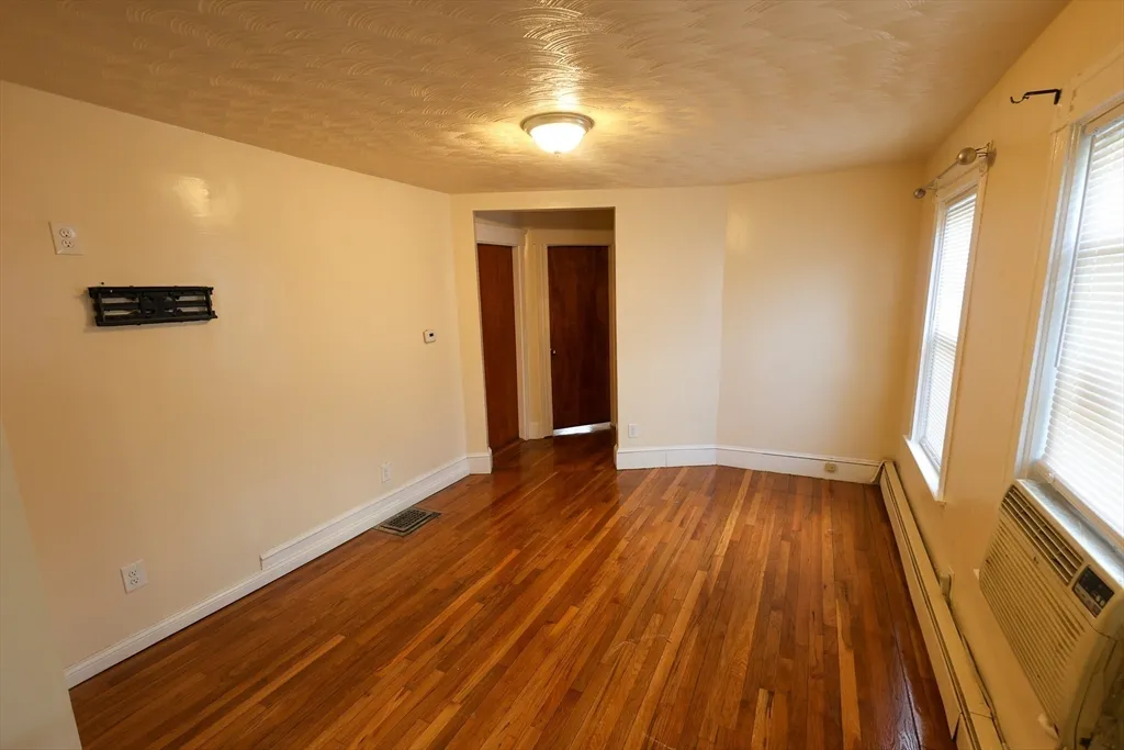 61 Boylston St, Faulkner