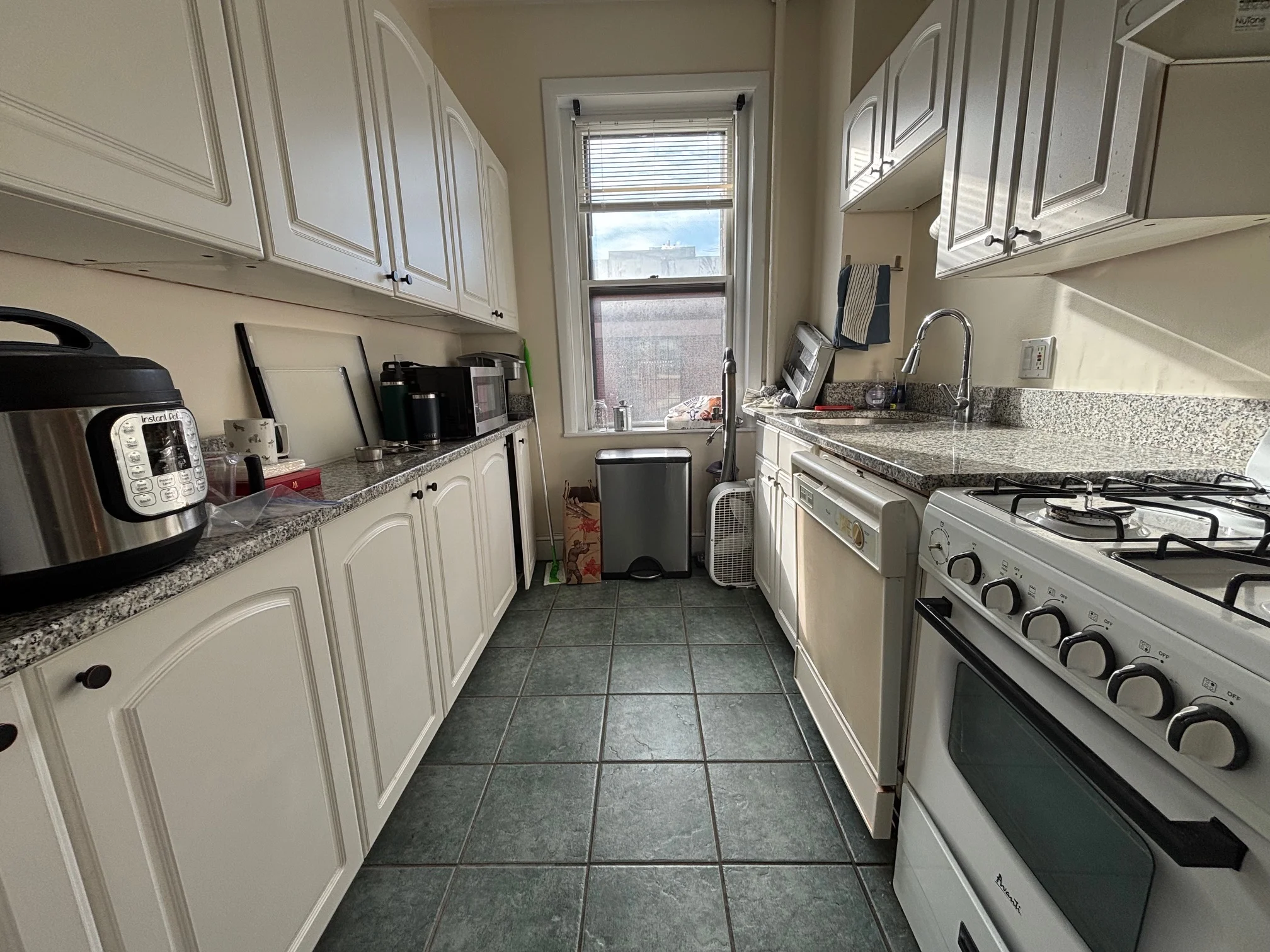 14 Irving St, Beacon Hill