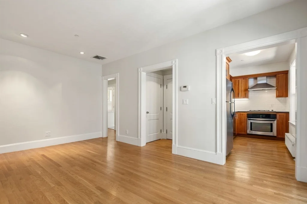 39 Clarendon St, South End