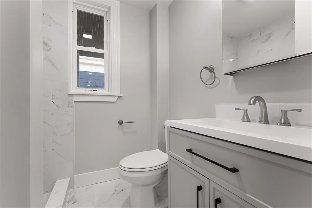 64 Bakersfield, Dorchester