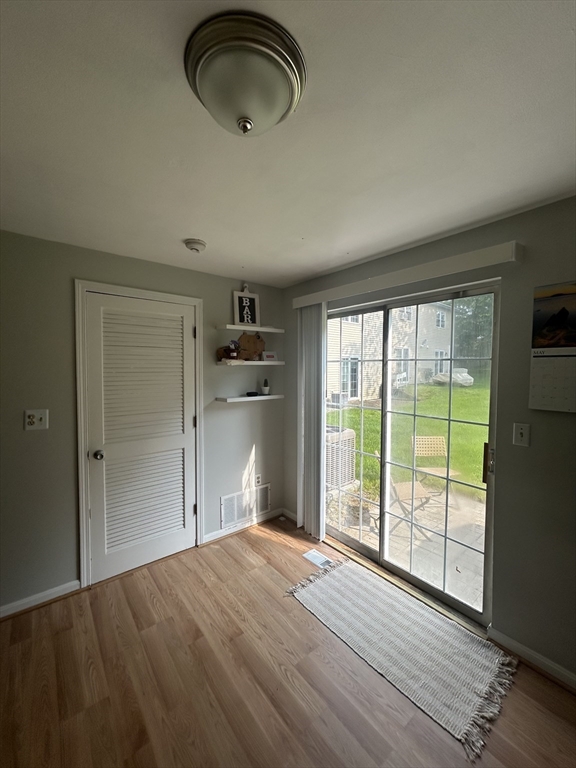 66 Kennedy Dr, Chelmsford