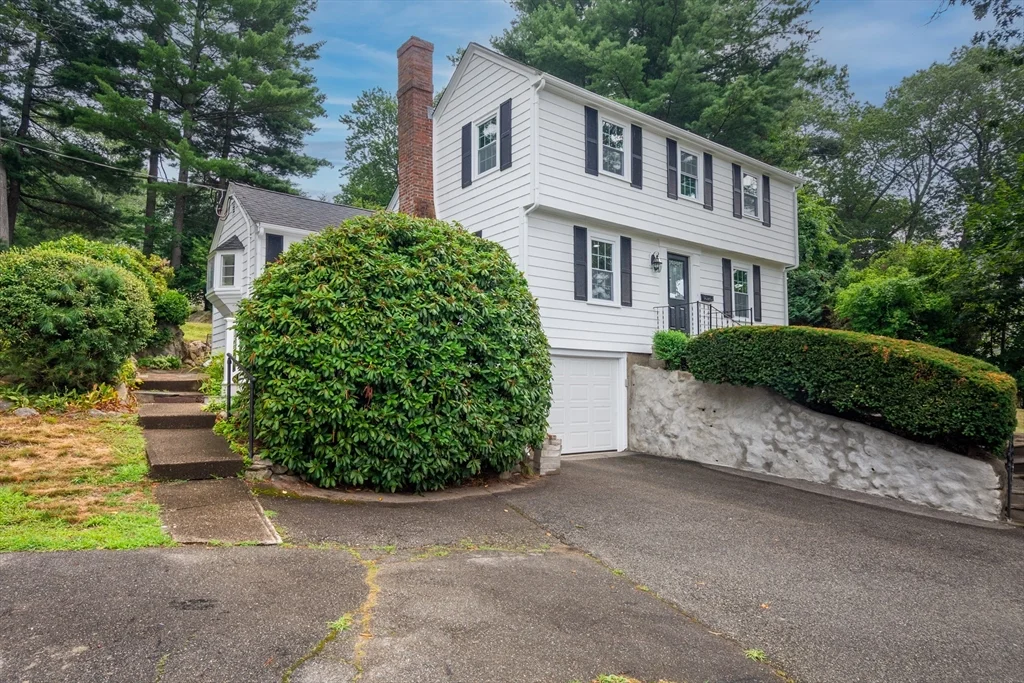 951 Main St, Lynnfield