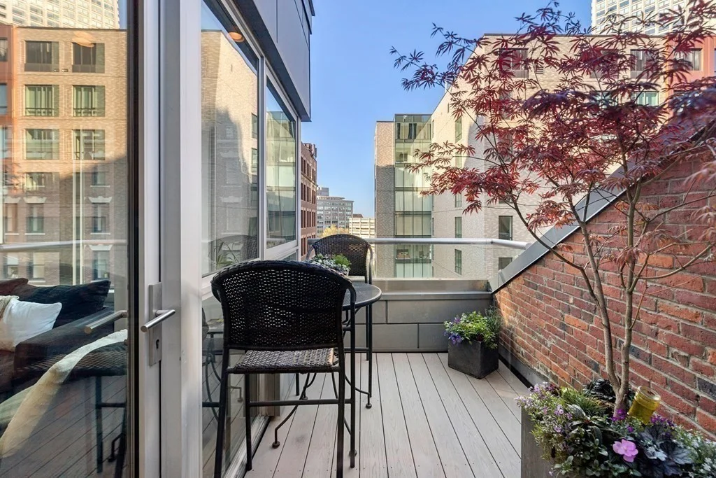 99-105 Broad, Waterfront