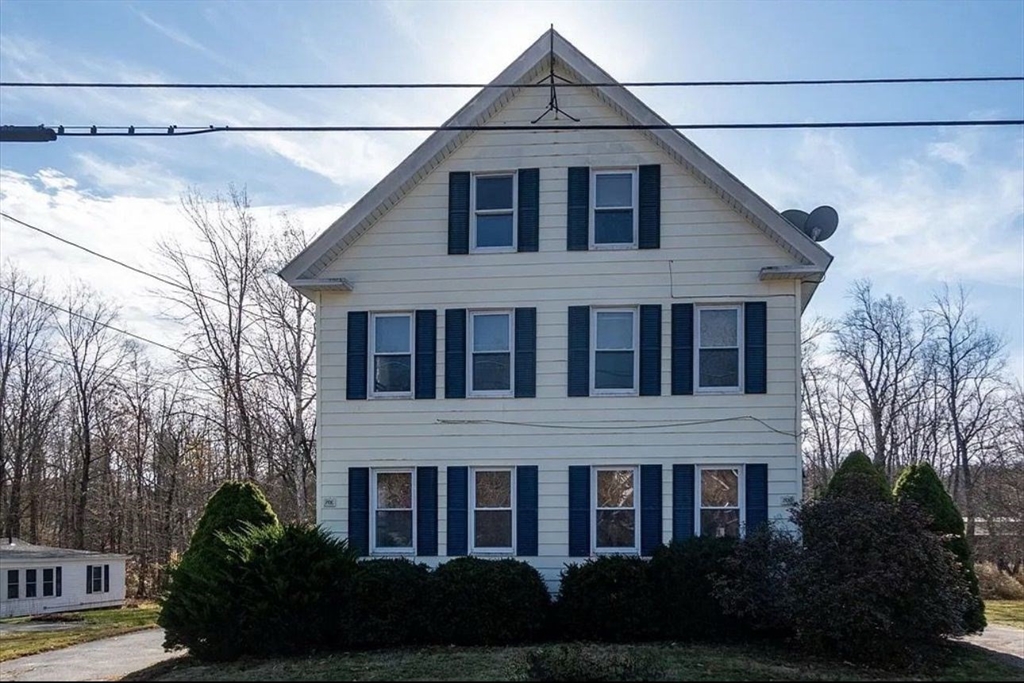 20 S Main St, Ashburnham