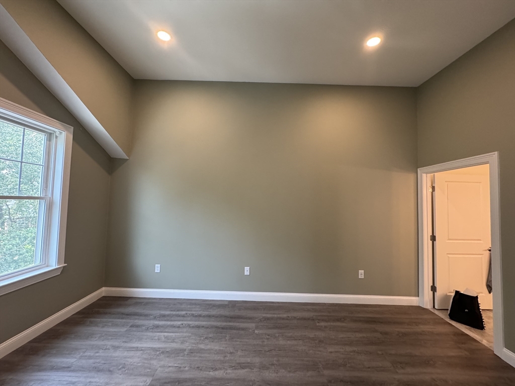 320 Middlesex Ave, Medford